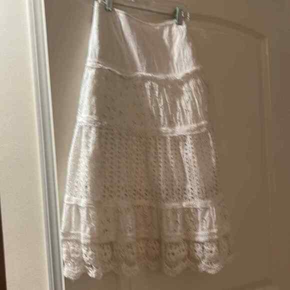 Skirt Lace- White eyelet lace skirt - different lace patterns - Picture 8 of 8